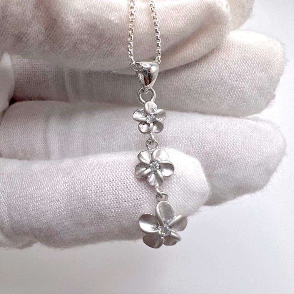 .925 Sterling Silver Plumerias Necklace with Cz Accents - Picture 4 of 13